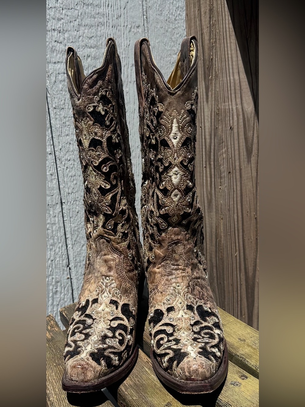 Brown Embroidered Women's Cowboy Boots - Stylish Western Look